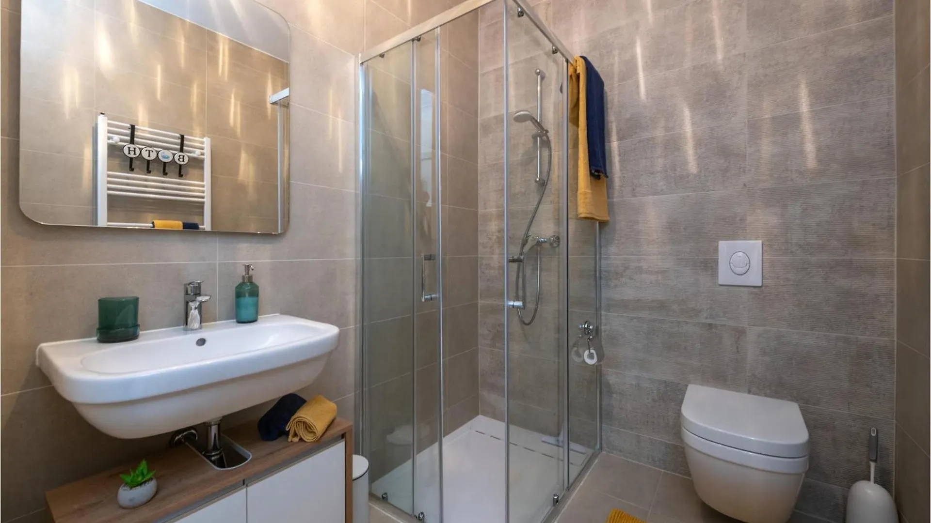 1 Bedroom Beautiful Apartment In Plomin Luka