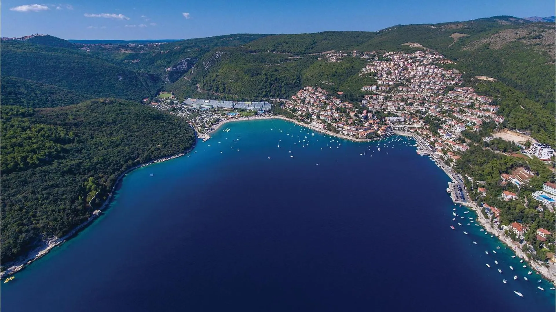 1 Bedroom Beautiful Apartment In Plomin Luka